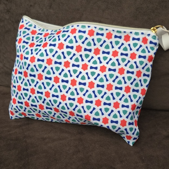 Colorful Travel Accessory Set - Picture 2 of 8